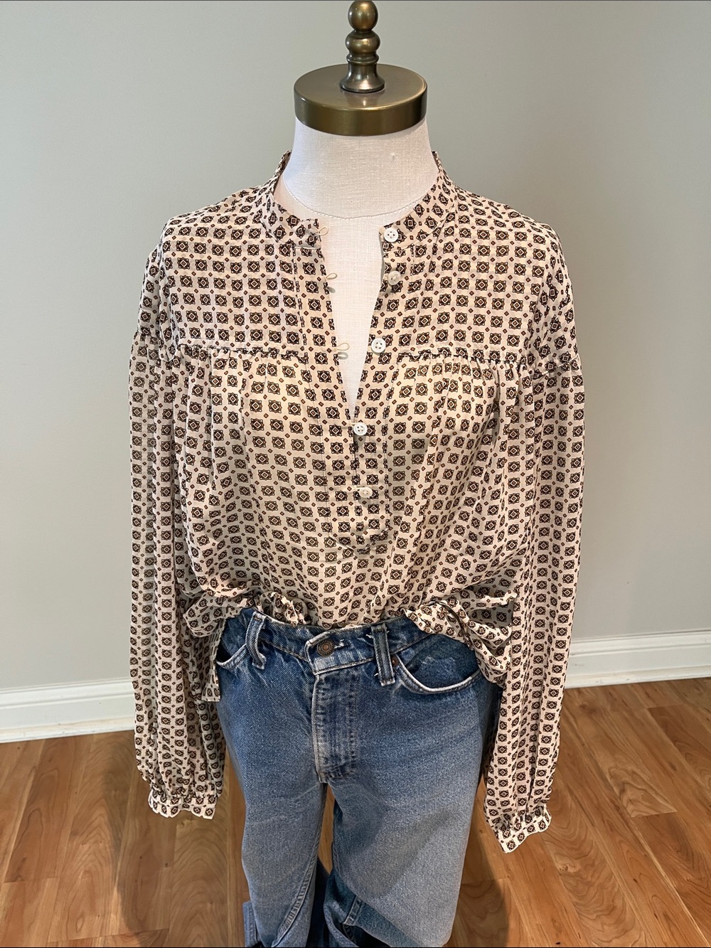 Banana Republic Cream Blouse with Black Geometric Print bohemian size L